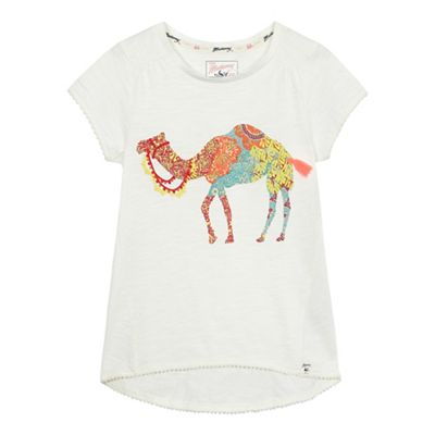 Girls' white camel applique t-shirt